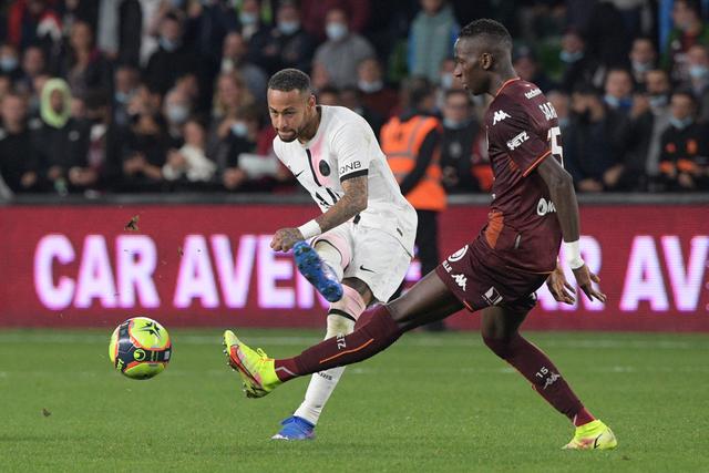 王哲林41+9上海胜天津 程帅澎18分浙江胜宁波